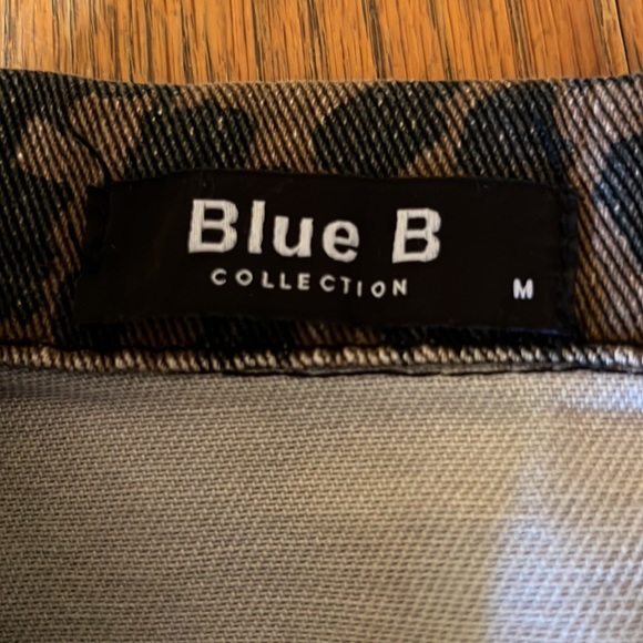 Woman’s black denim jacket with cheetah on the back - Picture 2 of 7